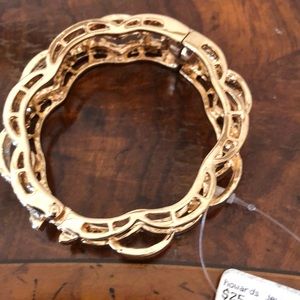 Gold and diamond bracelet. So pretty.